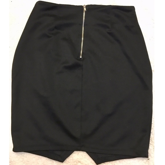 ⚜️PRICE DROP⚜️ BLACK PENCIL SKIRT LOVE CULTURE - Picture 2 of 3